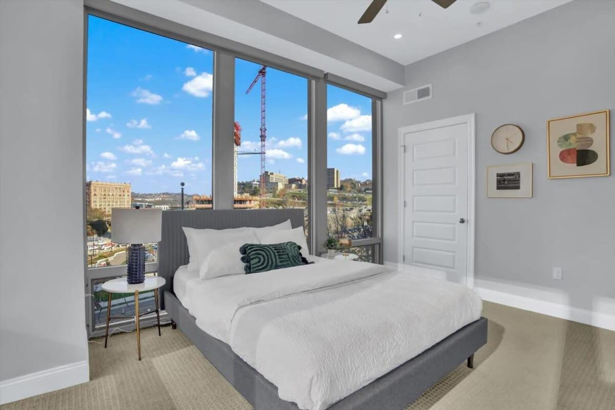 Cozysuites Spacious 2Br, Ppg Paints Arena, Pitts ピッツバーグ エクステリア 写真