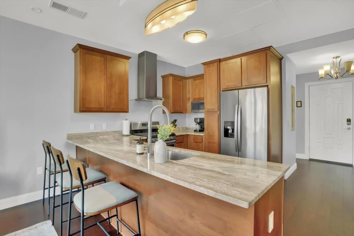 Cozysuites Spacious 2Br, Ppg Paints Arena, Pitts ピッツバーグ エクステリア 写真